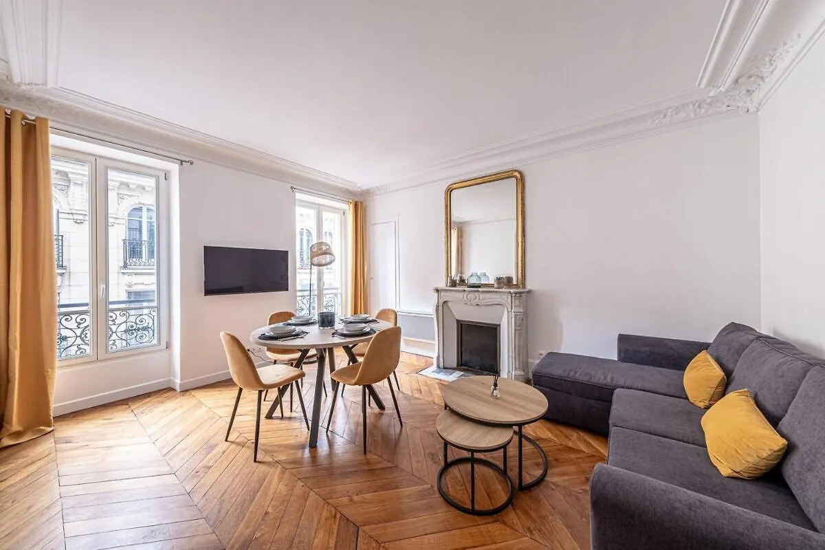 P4 Appart Parisien Proche Champs Elysees Apartment 0*, Paris France