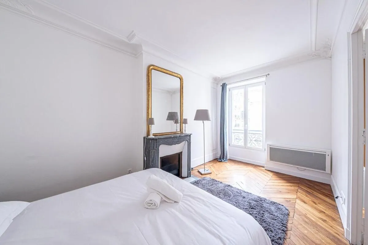 P4 Appart Parisien Proche Champs Elysees Apartman 0*,